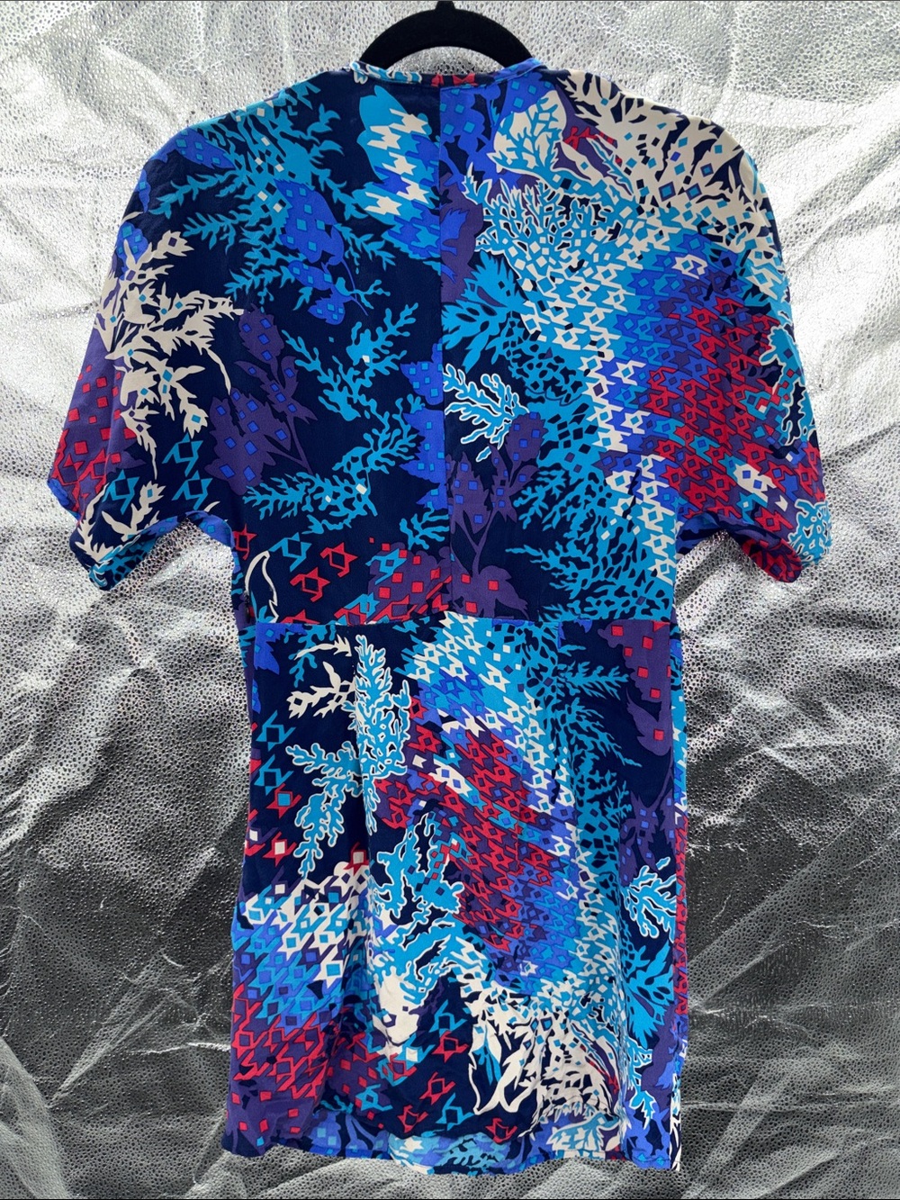 Yumi Kim Blue Multi Twist-Front Printed Top - Picture 4 of 7